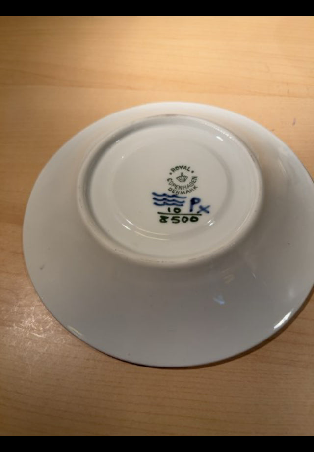 Royal Copenhagen, Blå Blomst Kantet.